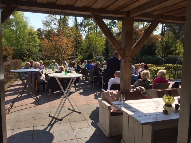 Iedere 1e zondagmiddag v.d maand 50+singlecafe in de bistro (of op het terras) van Outdoors Holten